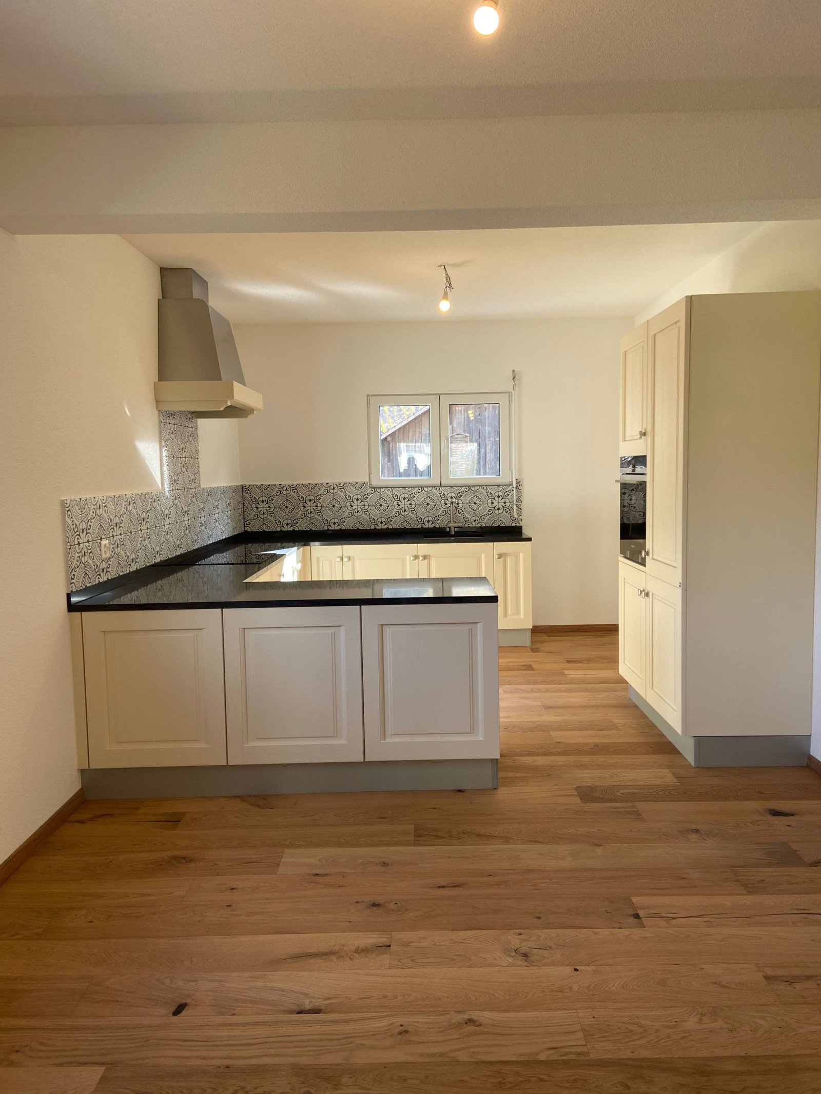 Cuisine rustique moderne à Charrat