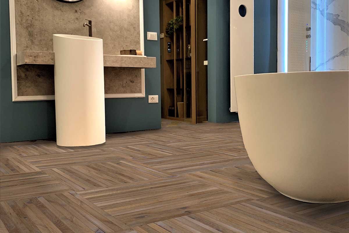 Parquet pose point de Hongrie dans salle de bains contemporaine